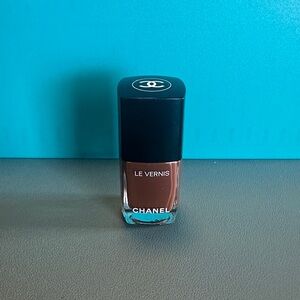CHANEL Le Vernis Nail Polish - Elegant Brown